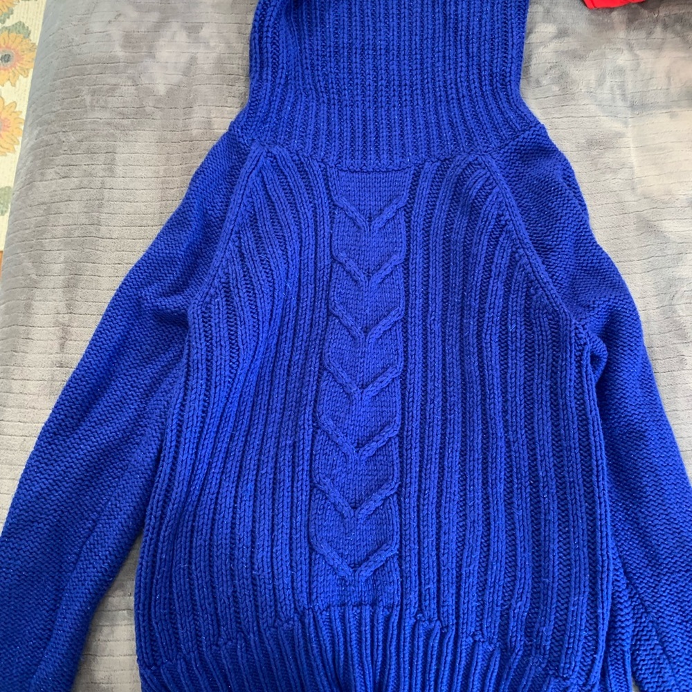 Blue sweater - Picture 2 of 3